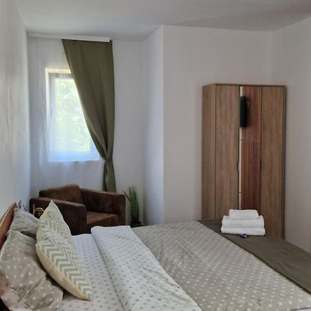 Hotel Huesca House à Turda Extérieur photo