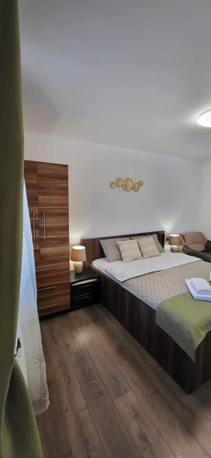Hotel Huesca House à Turda Extérieur photo