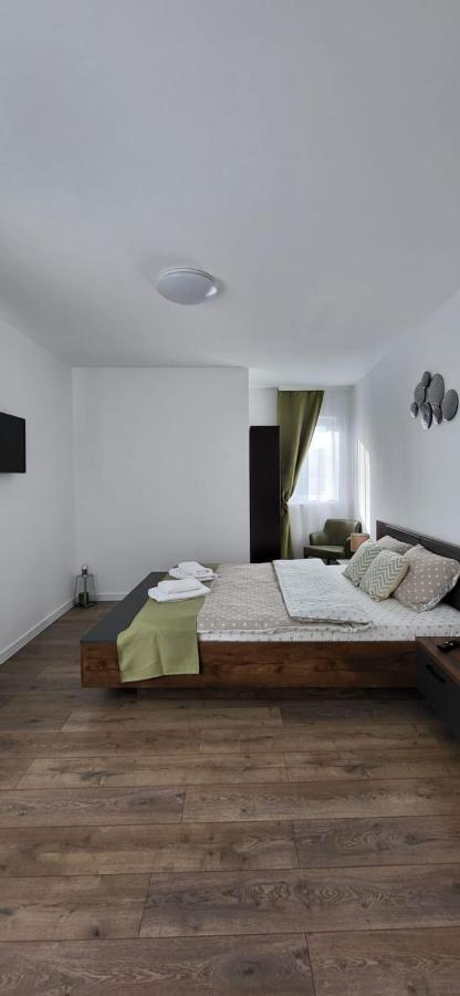 Hotel Huesca House à Turda Chambre photo
