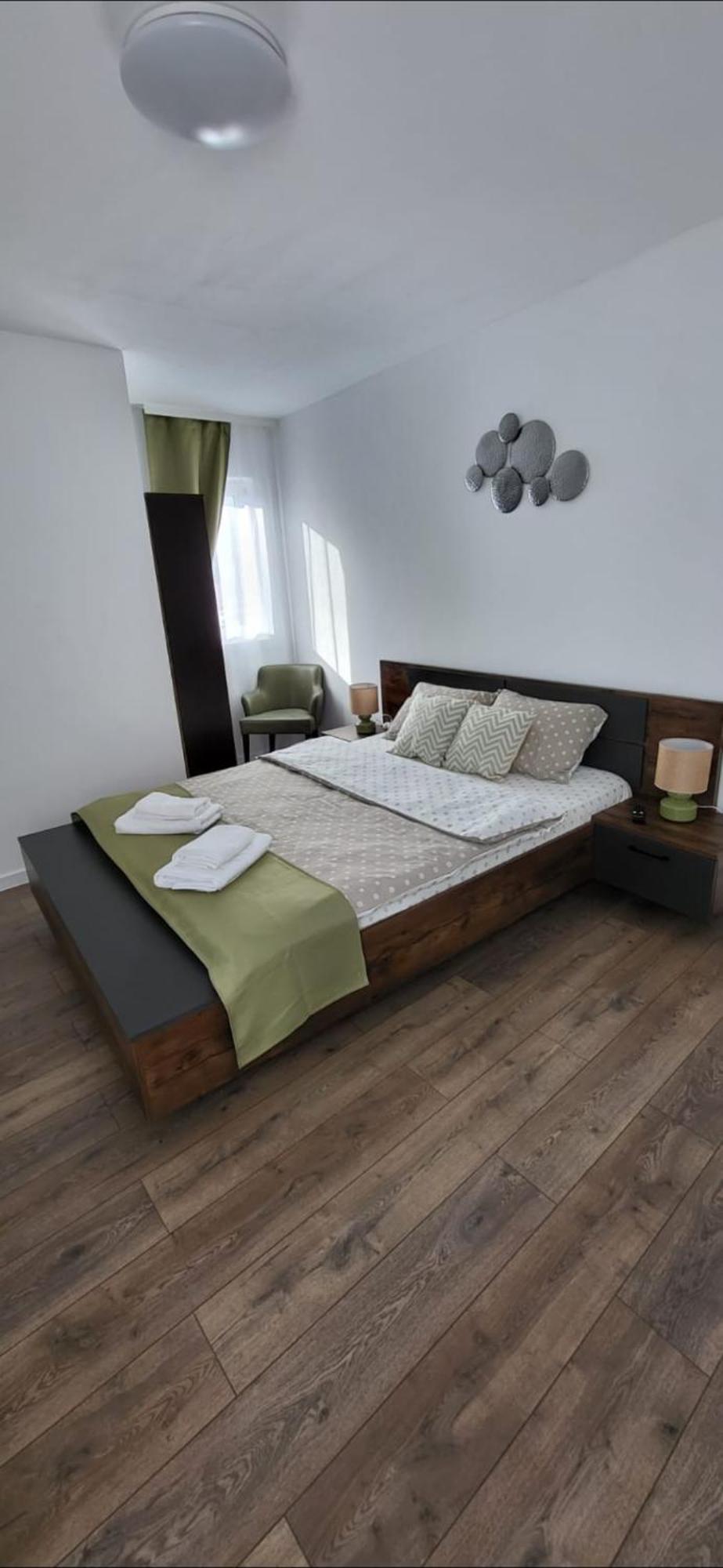 Hotel Huesca House à Turda Extérieur photo