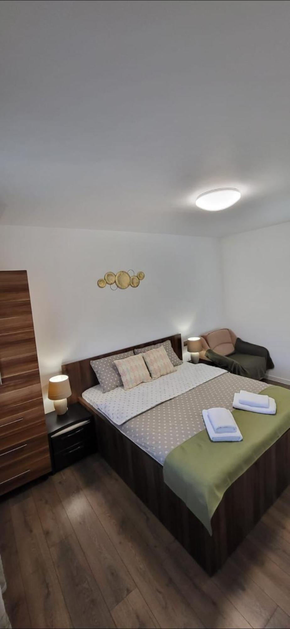 Hotel Huesca House à Turda Extérieur photo