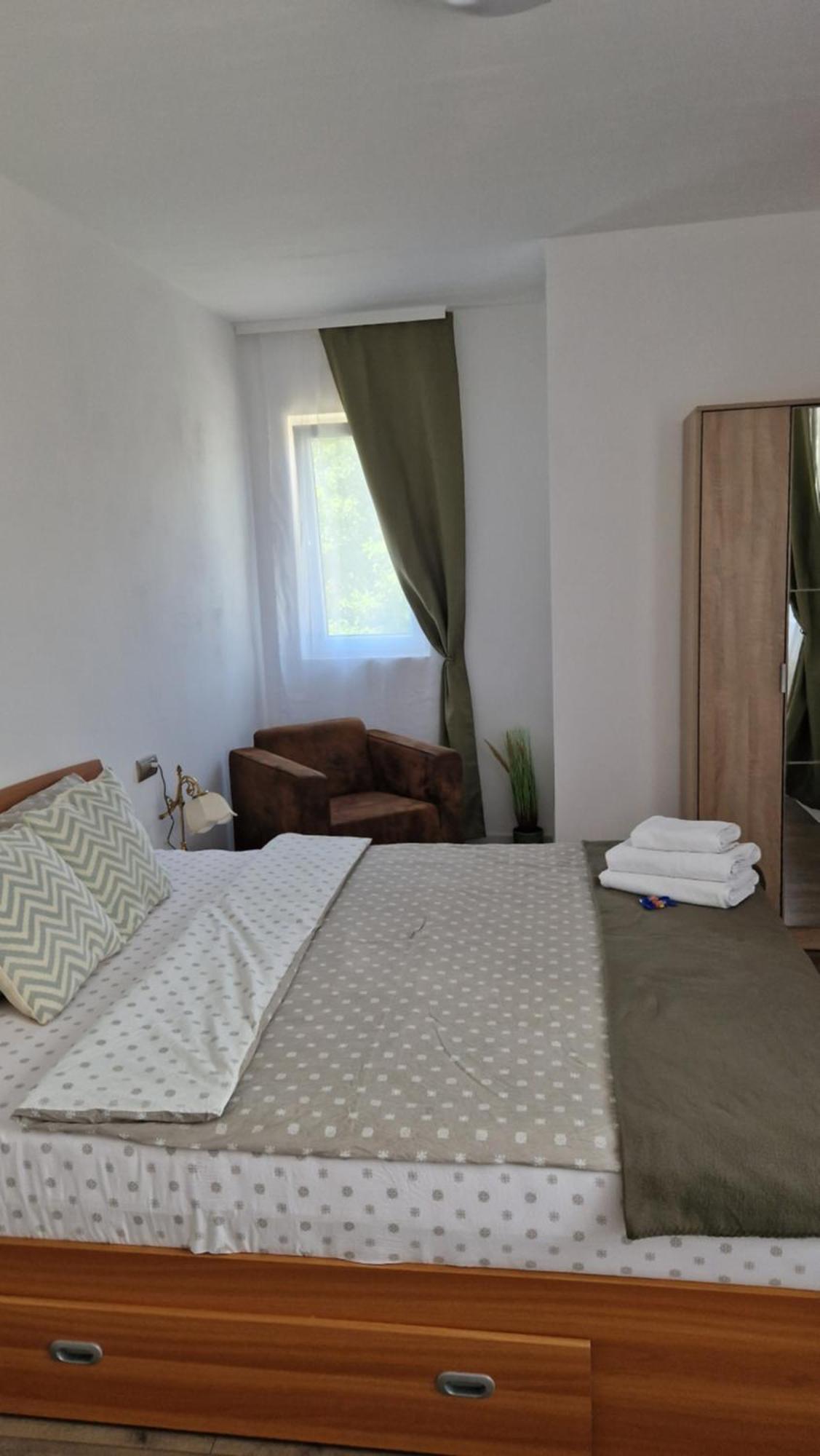 Hotel Huesca House à Turda Extérieur photo